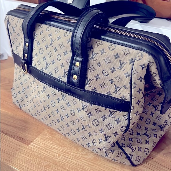 Louis Vuitton Handbags - JUST CLEANED NO LOWER $$$ EUC 2001 LV Josephine Navy Mini 22 yr old! AUTHENTIC